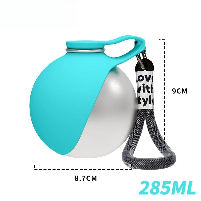 2-in-1 Portable Pet Water Bottle & Bowl       בקבוק מים נייד 2 ב-1 לטיולים עם חיות מחמד